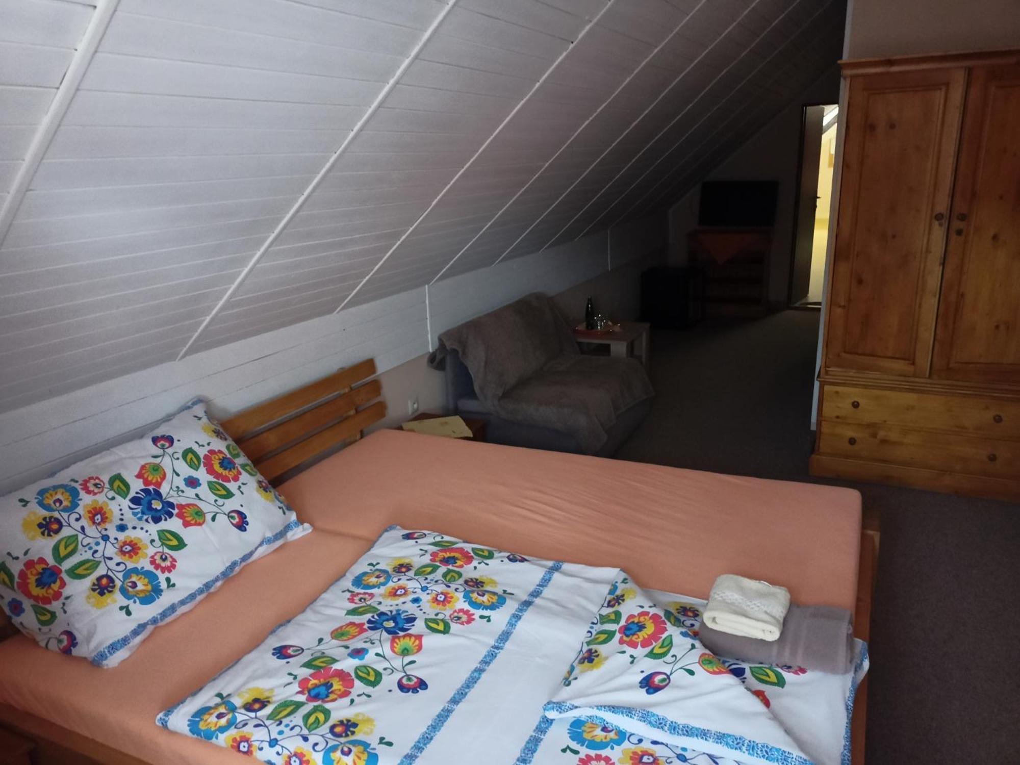 Hotel Kolonial Skalité SR Habitación foto